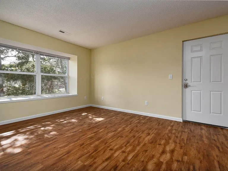 407 Judy St — Photo 18