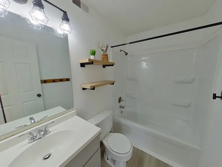 117 N Brunswick St #B — Photo 8