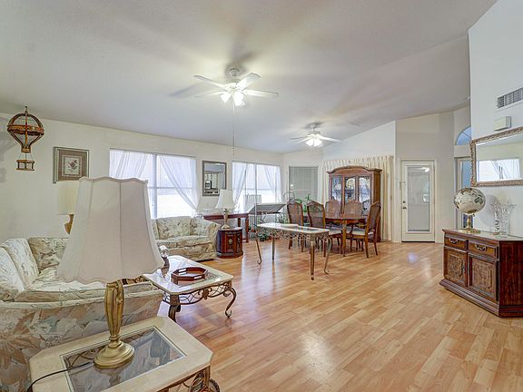 3rd image of 4058 E Alder Ave