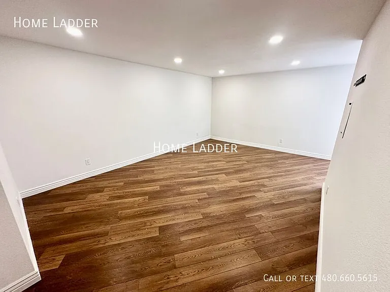 8084 E Del Laton Dr — Photo 8