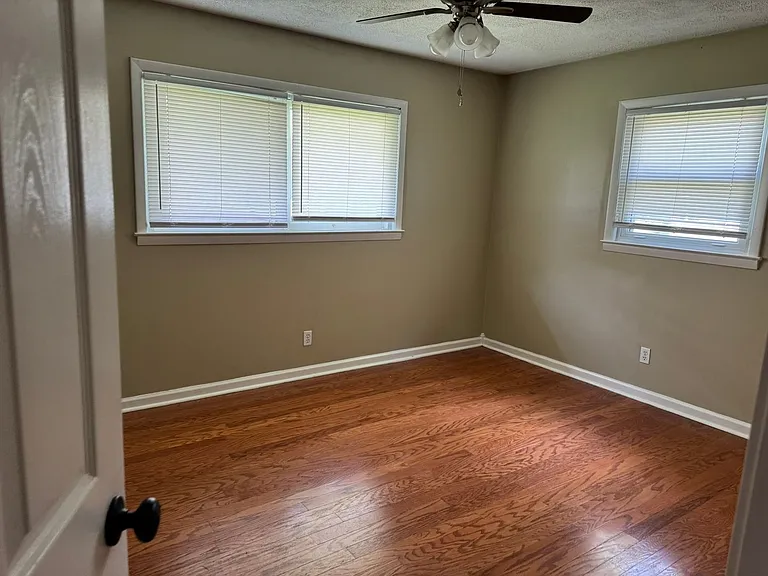 121 Herty Dr — Photo 6
