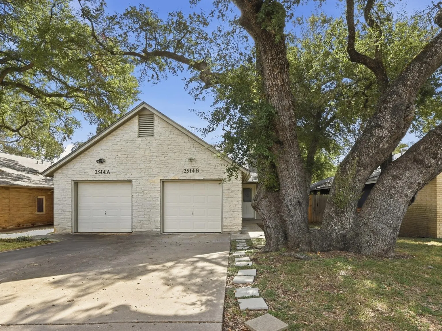 3 bed, 2.0 bath, 1112 sqft, $1,700 — Photo 3