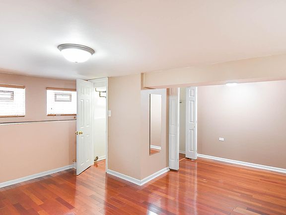 3rd image of 4121 N Western Ave