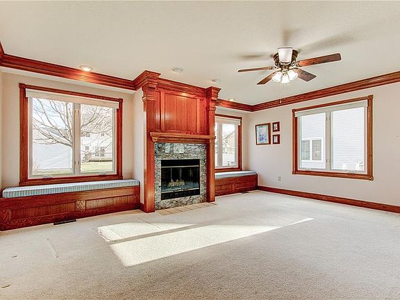 4th image of 613 4th Ave NW
