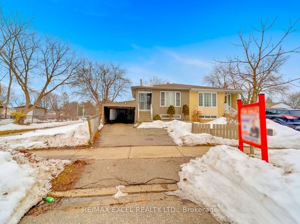 57 Lowry Sq, Toronto, ON M1B 1N7