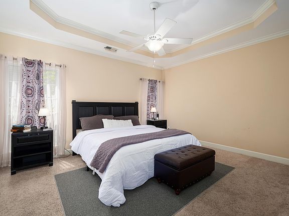 5th image of 132 Greenfield Ln