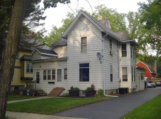 133 N James St, Waukesha, WI 53186