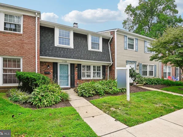 1728 Whitfield Ct, Crofton, MD 21114
