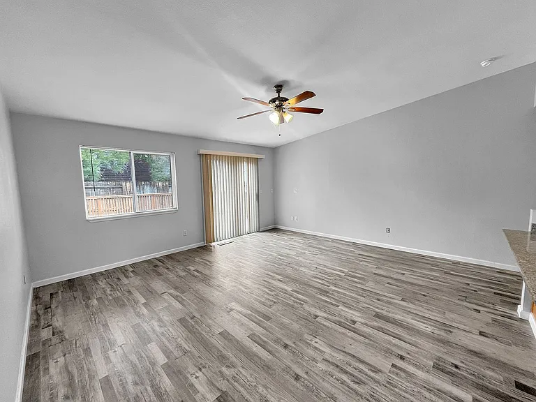 10025 Shooting Star Ct — Photo 7