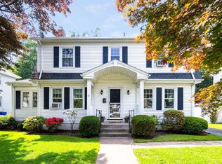 11 Auburn Rd, West Hartford, CT 06119