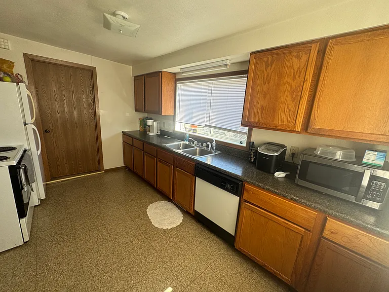 1009 W 22nd St #44 — Photo 3
