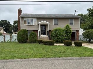 89 Lincoln Avenue, Deer Park, NY 11729