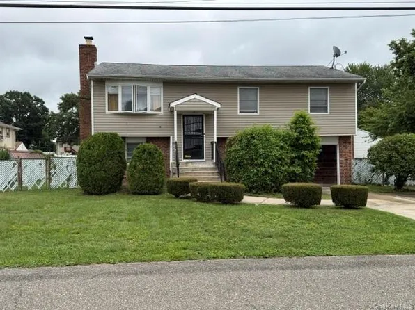 89 Lincoln Avenue, Deer Park, NY 11729