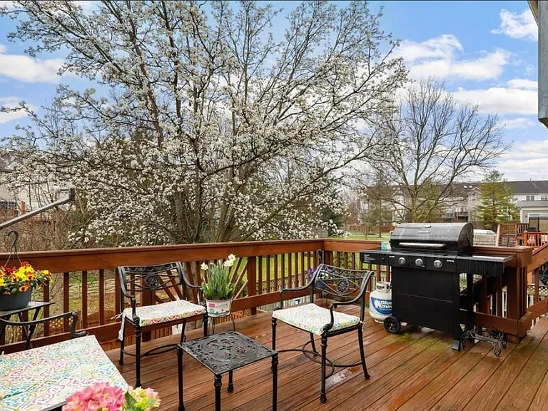 813 Jubal Way — Photo 23