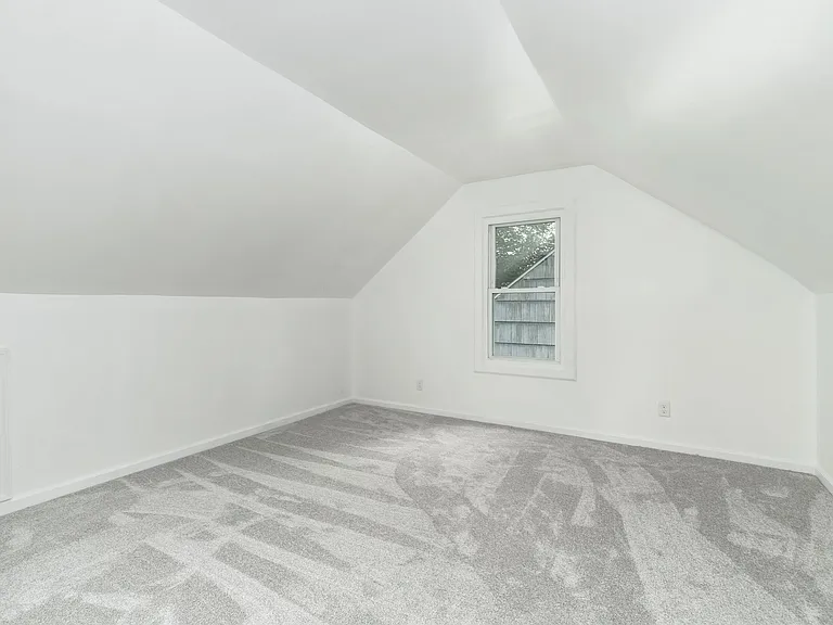 610 W Austin Ave — Photo 18