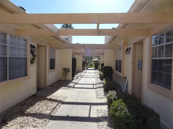 11135 Carriage Hill Dr APT 3, Port Richey, FL 34668