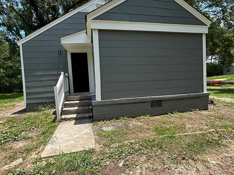 522 Woodbury Rd — Photo 2