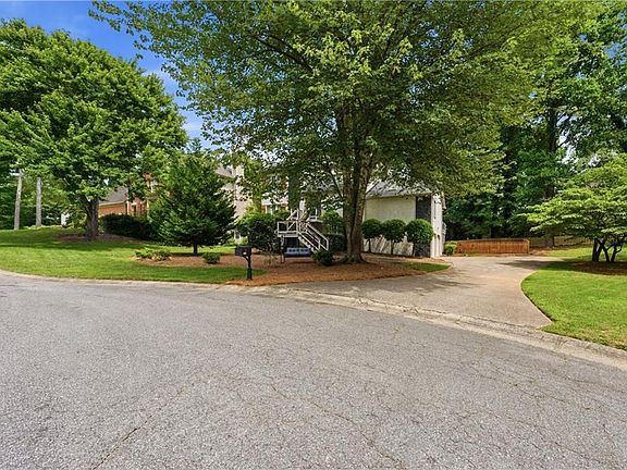3rd image of 5118 New Bedford Pl