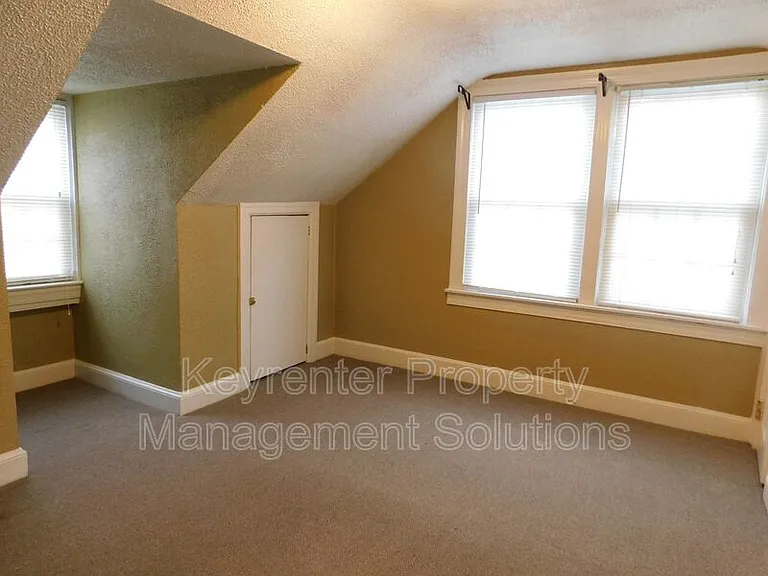 811 E Beverly St #B — Photo 19