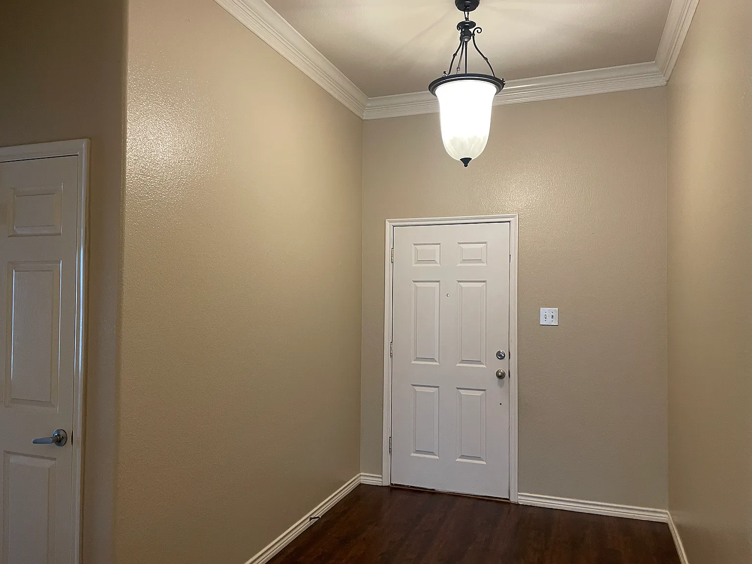 3 bed, 1628 sqft, $2,395 — Photo 4