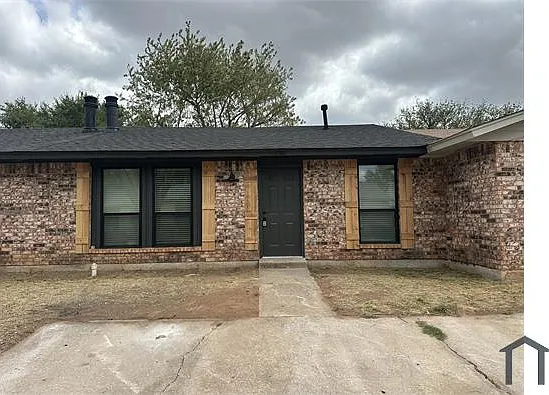 3 bed, 1032 sqft, $1,400 — Photo 2