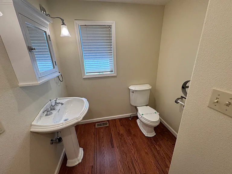 255 Circle Dr — Photo 22