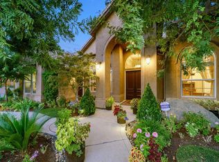 10668 N Shinnecock Dr, Fresno, CA