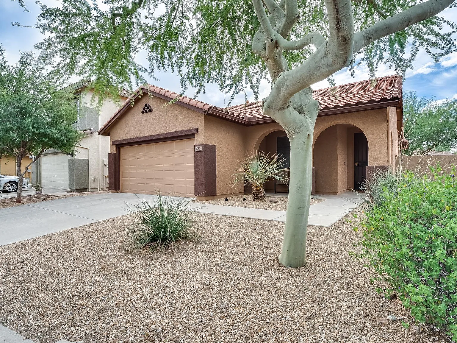 3 bed, 1432 sqft, $2,400 — Photo 3