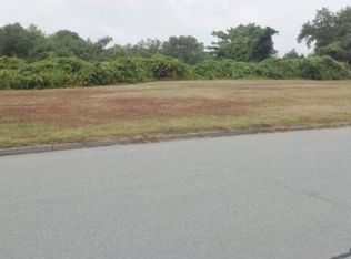 8 Sunset Beach Rd, Fairhaven, MA 02719