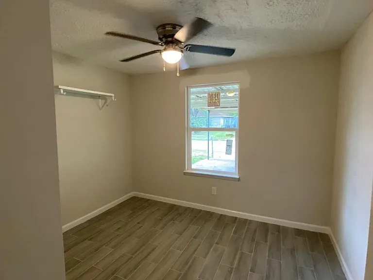 2406 Rosemead Dr — Photo 12