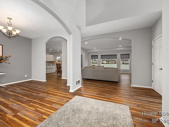 5th image of 11078 Island Ct