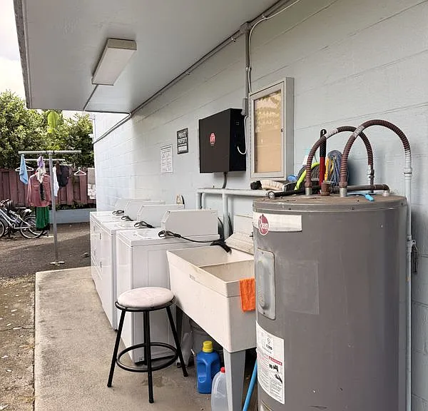 1526 Kewalo St #9 — Photo 13