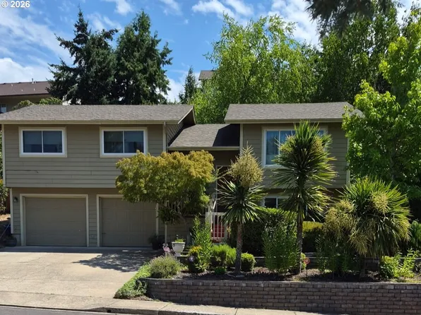 1343 NW Vallejo Dr, Roseburg, OR 97471