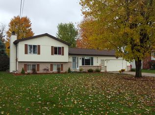 4340 Meadowbrook Dr, Freeland, MI 48623