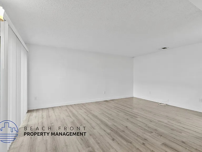 1422 S Knott Ave — Photo 8