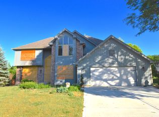 855 Hatte Gray Ct, Glen Ellyn, IL 60137