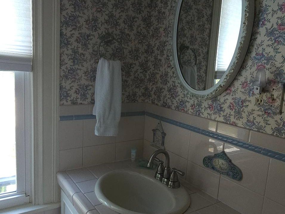 1st image of 6 Portland Ave #8