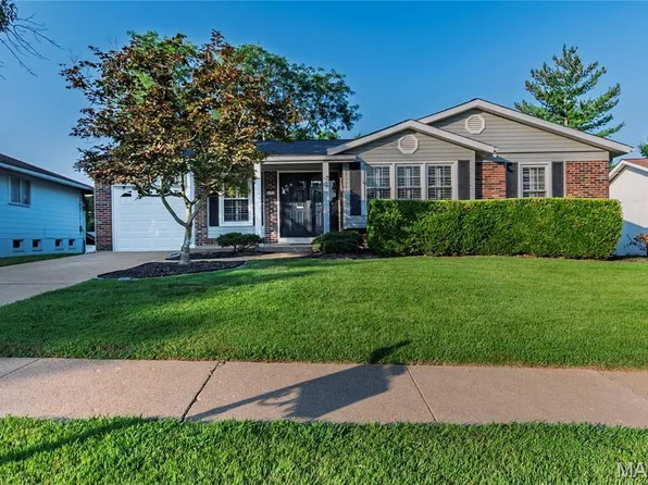 344 Novara Dr, Ballwin, MO 63021