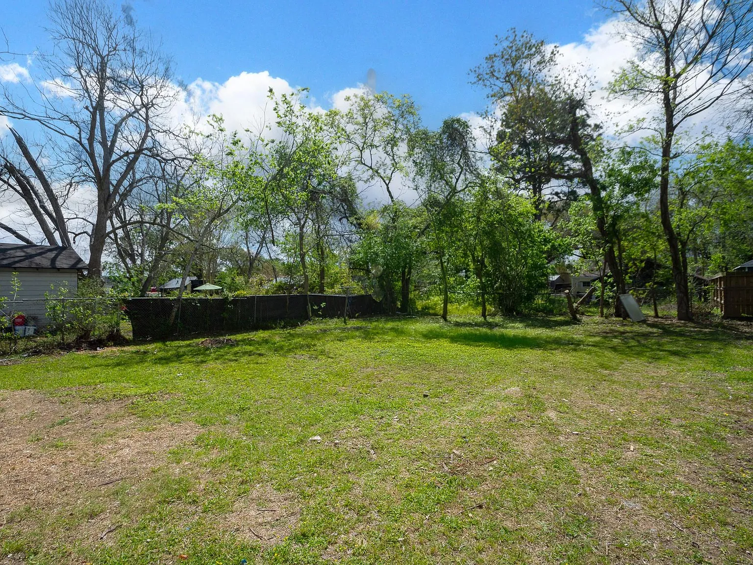 2 bed, 1.0 bath, 864 sqft, $1,250 — Photo 4