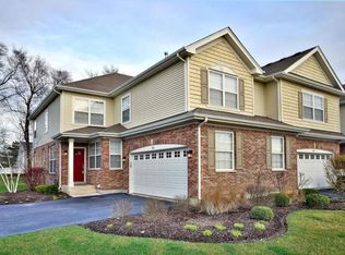 543 Bobby Ann Ct, Roselle, IL 60172