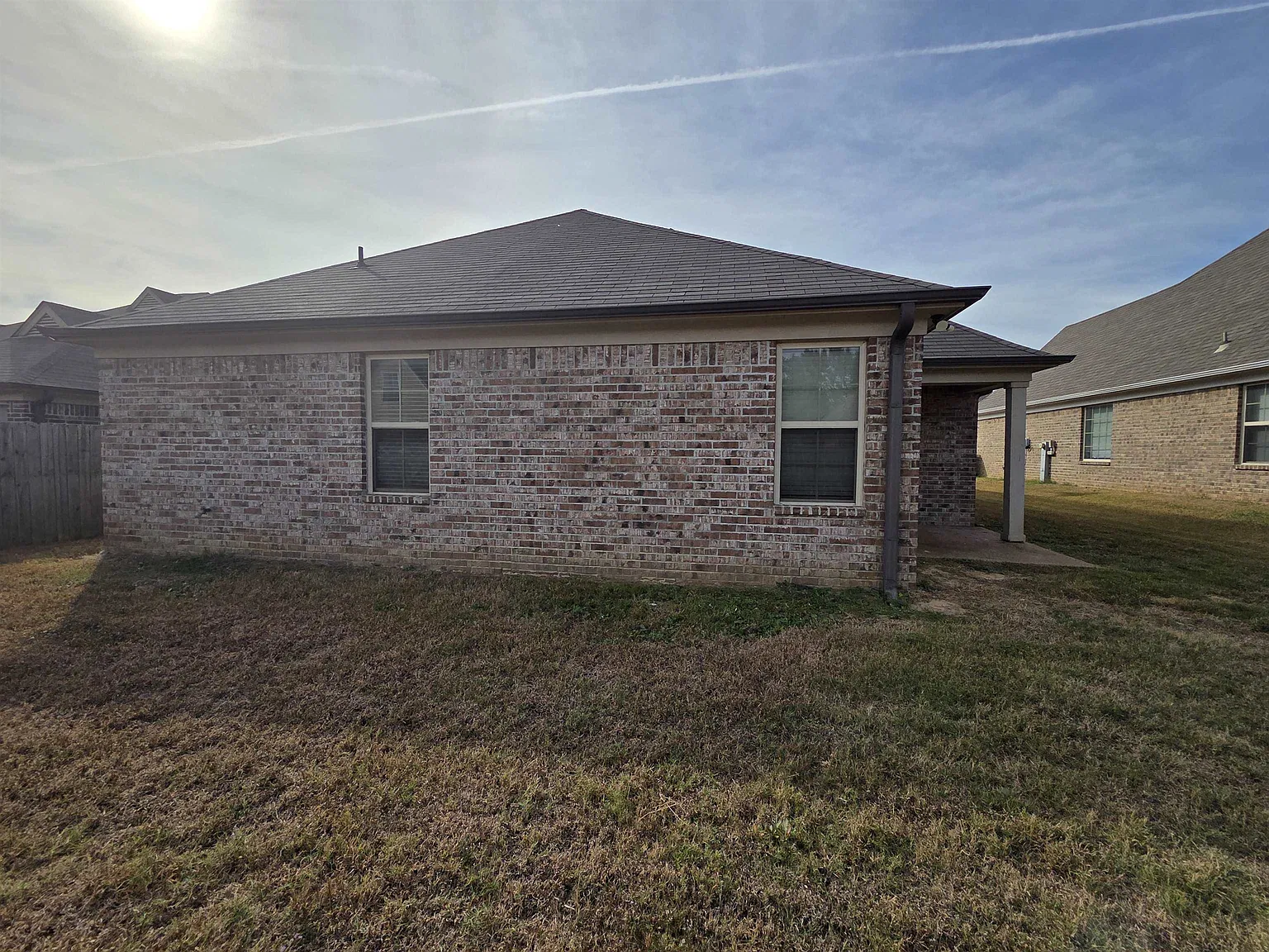4 bed, 2.0 bath, 1717 sqft, $2,100 — Photo 3