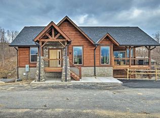 772 Village Loop Rd, Gatlinburg, TN 37738