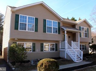 10402 Skinner Hill Dr, Fredericksburg, VA 22408