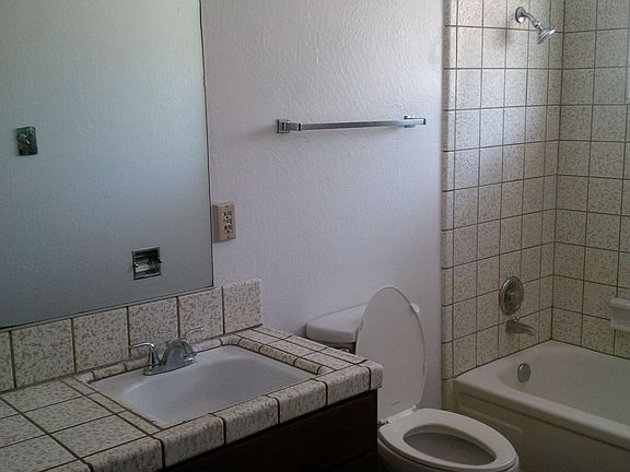 4th image of 4261 Sweetwater Ave #4261