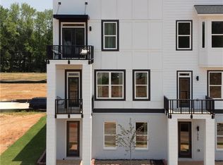 1073 Glen Opal Dr, Decatur, GA 30032