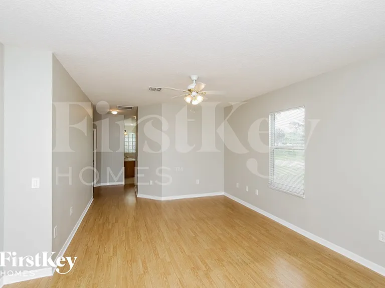 599 Australian Rd NW — Photo 7