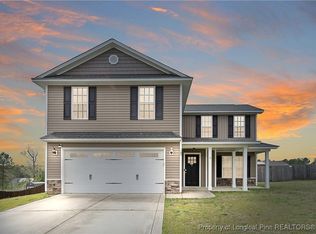 182 High Leaf Dr, Raeford, NC 28376