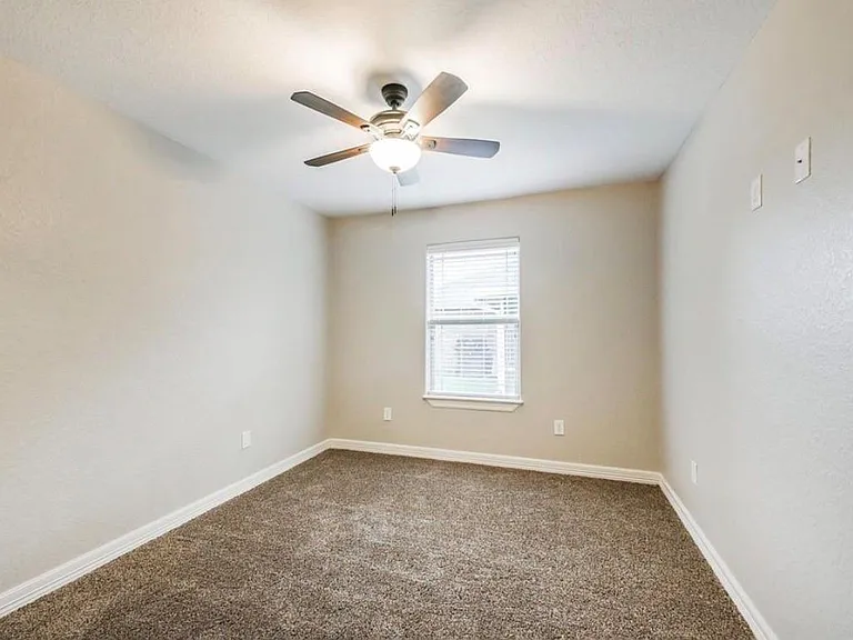 115 Silverbell Cir — Photo 7