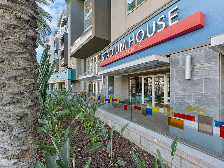 Stadium House Apartments — Photo 90
