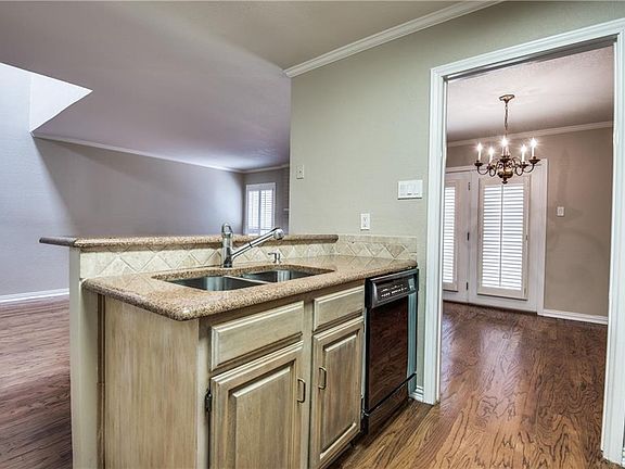 5th image of 2105 Country Villa Dr